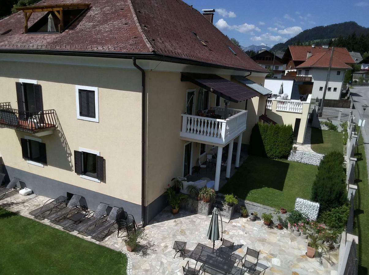 Garten- & Loggia-Appartement Herrenhaus Dellach im Drautal Exterior photo