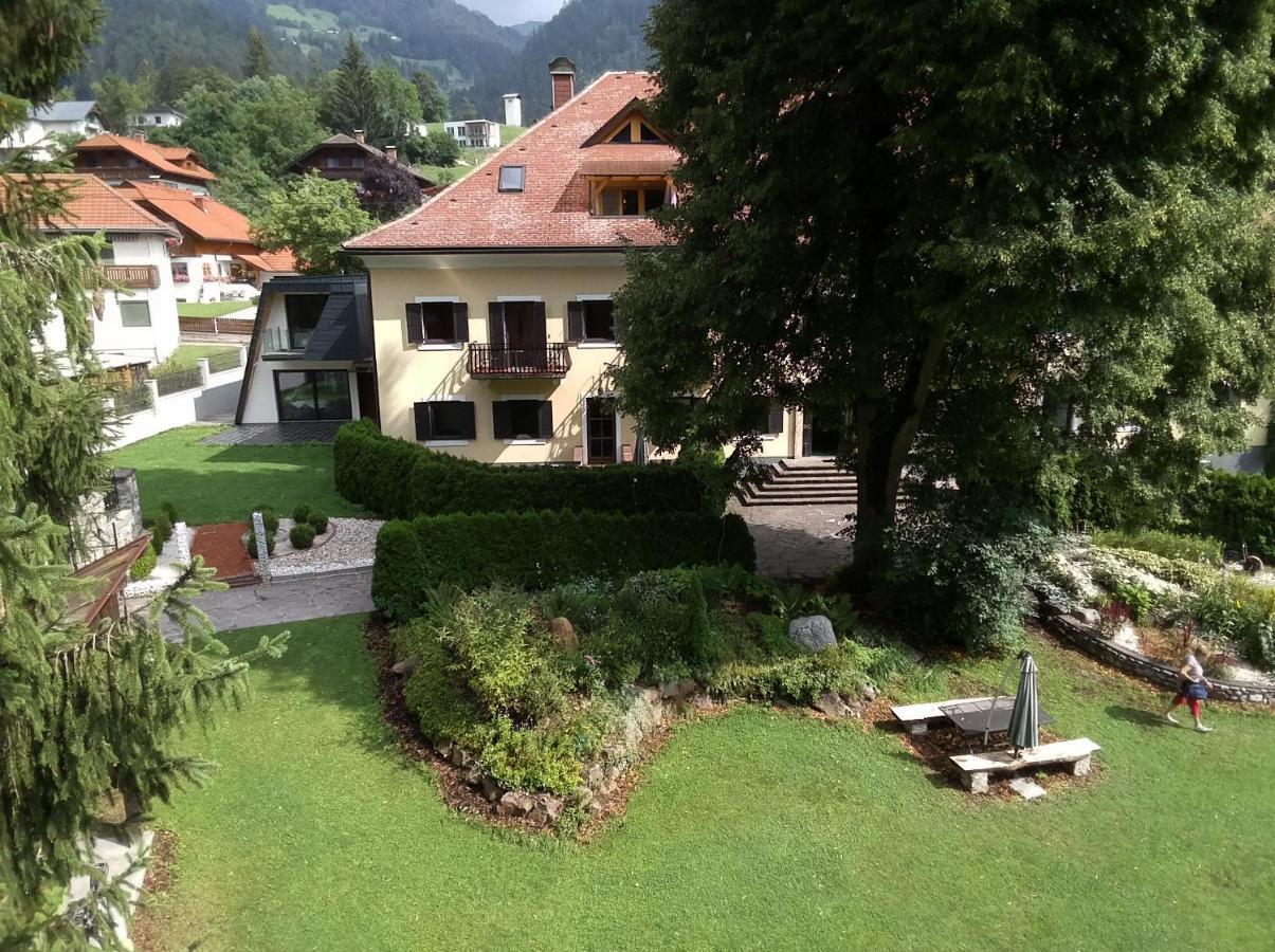 Garten- & Loggia-Appartement Herrenhaus Dellach im Drautal Exterior photo